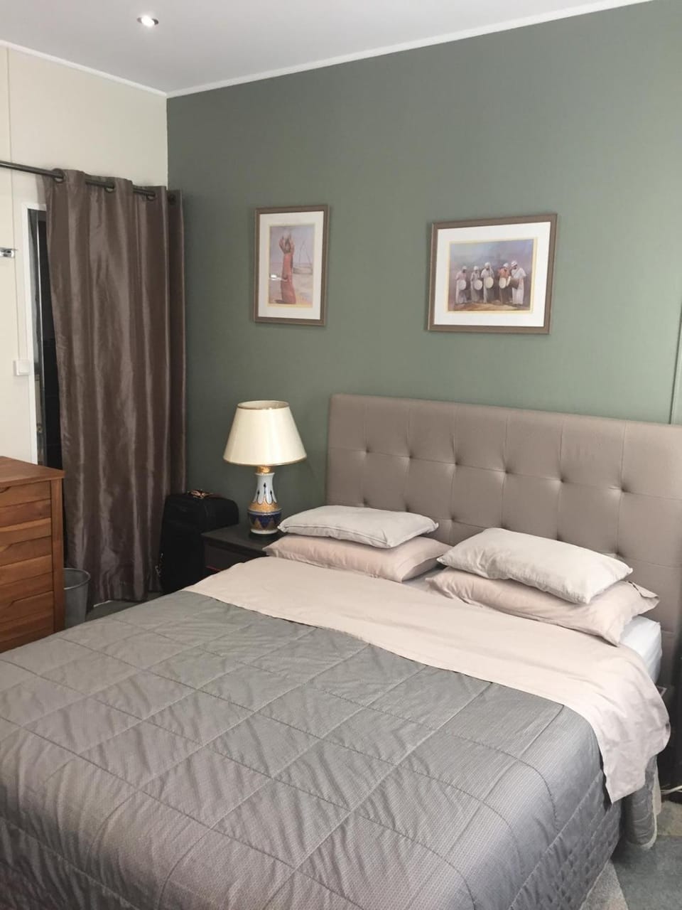 2 bd 16th Arrondissement Trocadero Sleeps 4 to 6 Eiffel Tower Apartment in Paris