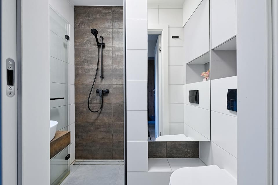 Shower, Bathroom