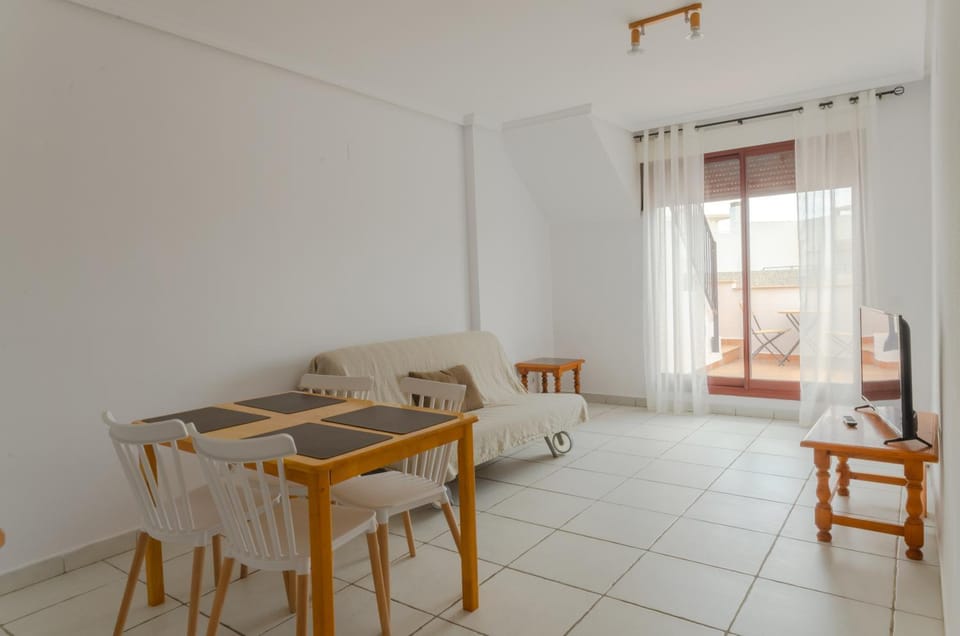 TV and multimedia, Living room, Seating area, Dining area