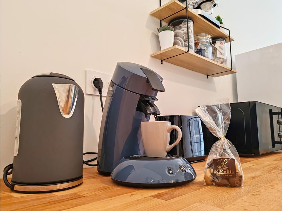 Coffee/tea facilities, toaster