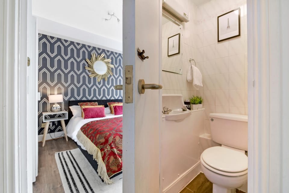 Stylish & Comfy Chelsea Haven Walk to Tube & Bus Apartment in City of Westminster