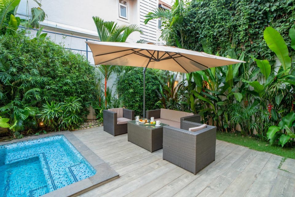 Patio, Spring, Day, Garden, Garden view, Pool view, Swimming pool, sunbed