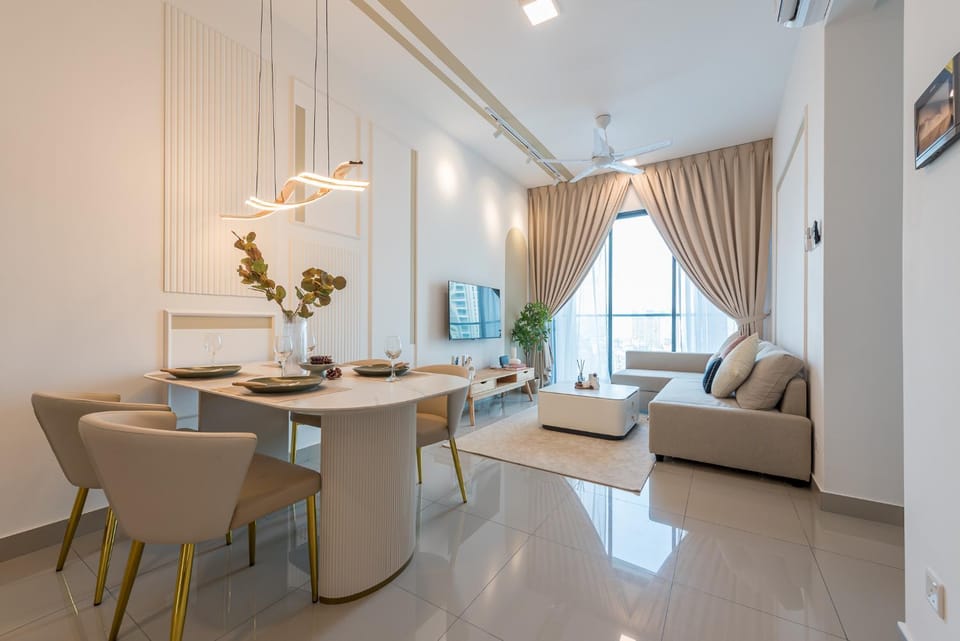 TV and multimedia, Living room, Seating area, Dining area