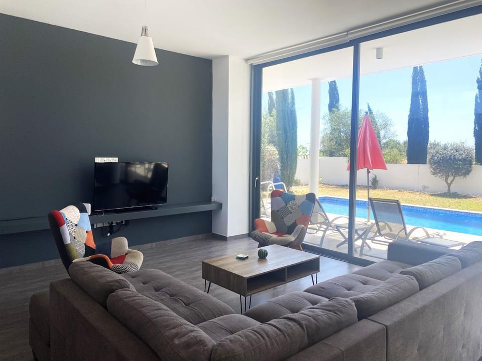 Living room, Pool view, Swimming pool, sunbed
