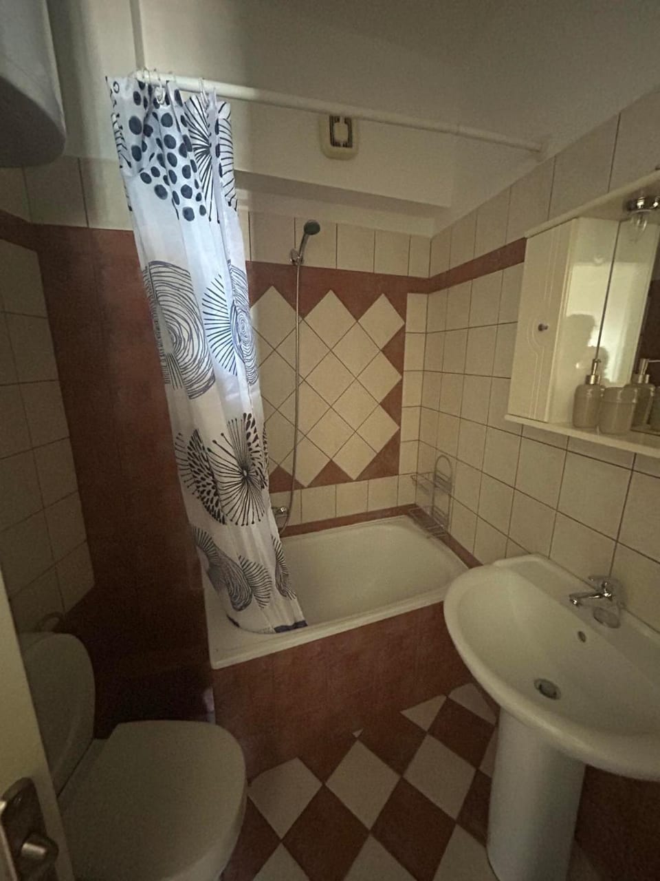 Shower, Toilet, Bathroom, Bath, towels