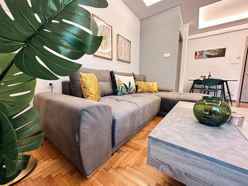 Living room, Photo of the whole room, Seating area