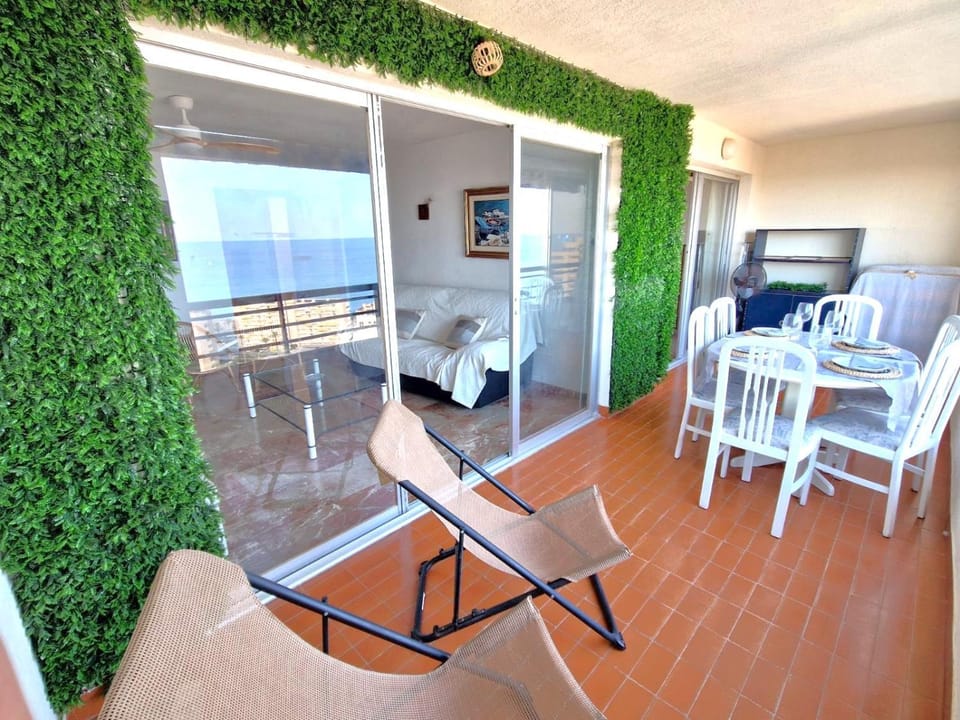1 min a pie Playa San Juan - Increíbles vistas al mar - 2 habs - Gran terraza - Urbanización con piscina padel y tenis Apartment in Alicante