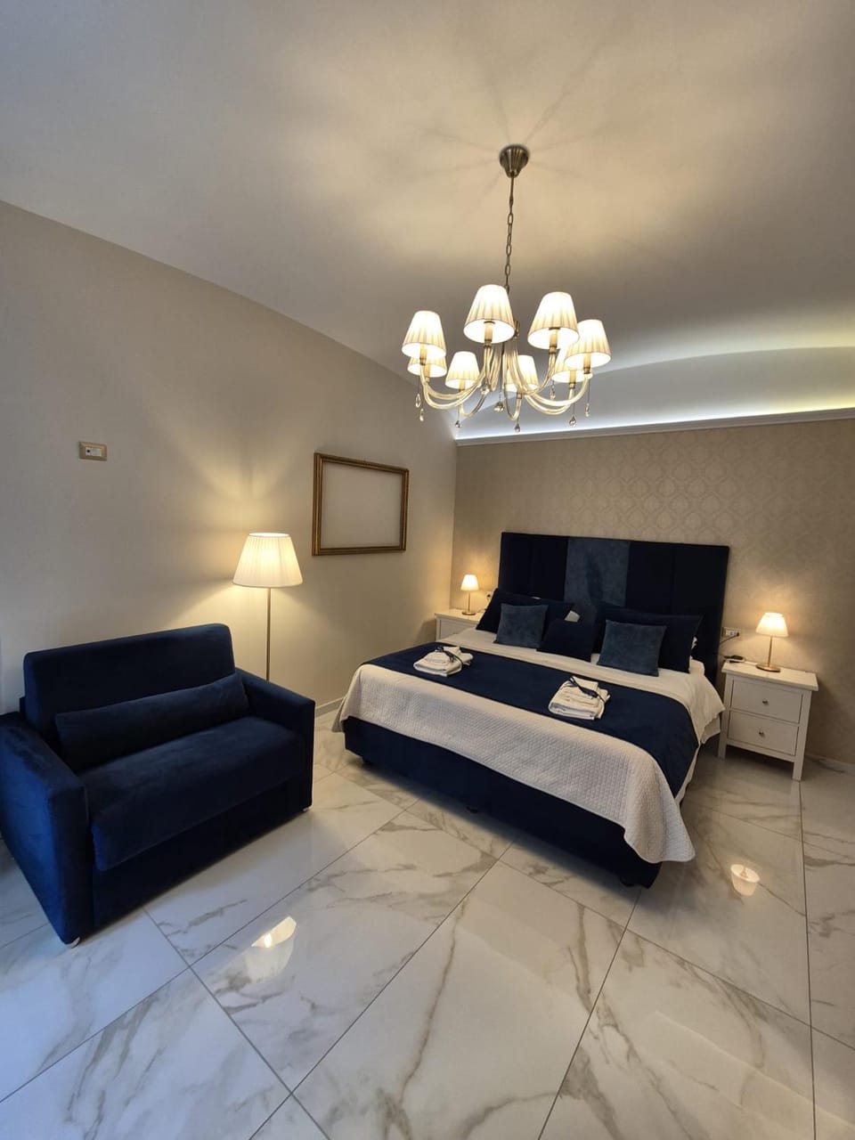 Bed, Photo of the whole room
