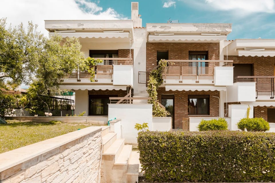 Property building, Garden view