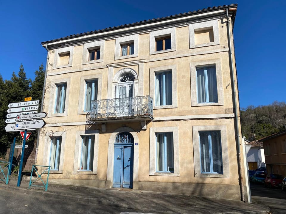 Facade/entrance