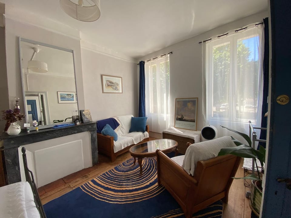 Seating area