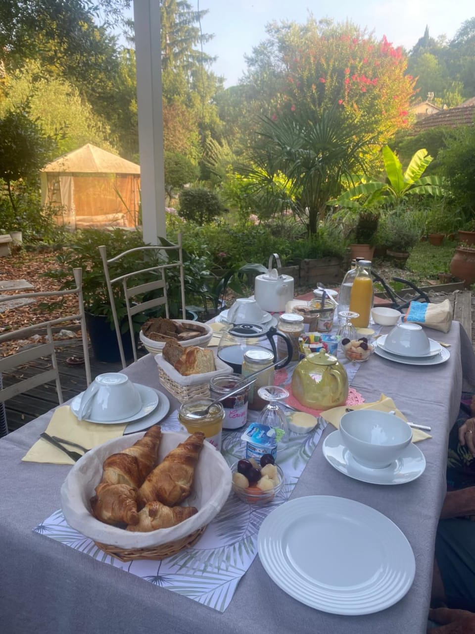 Au Jardin Bed and Breakfast in Occitanie