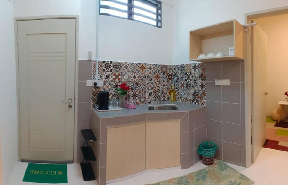 Tulip Homestay Seri Iskandar Near UiTM UTP Apartment in Perak Tengah District