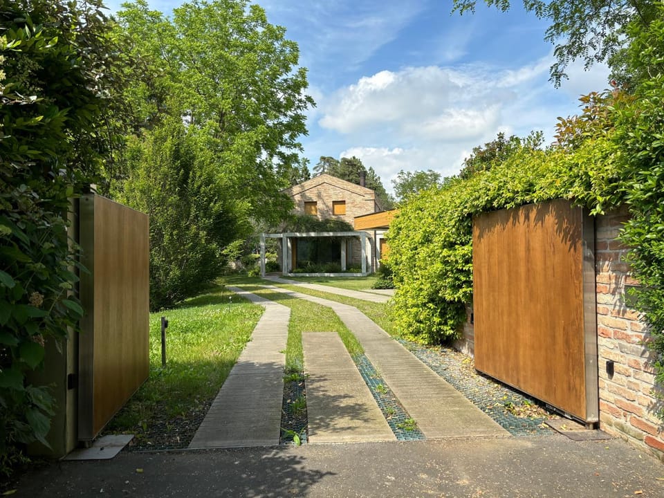 Facade/entrance, Garden