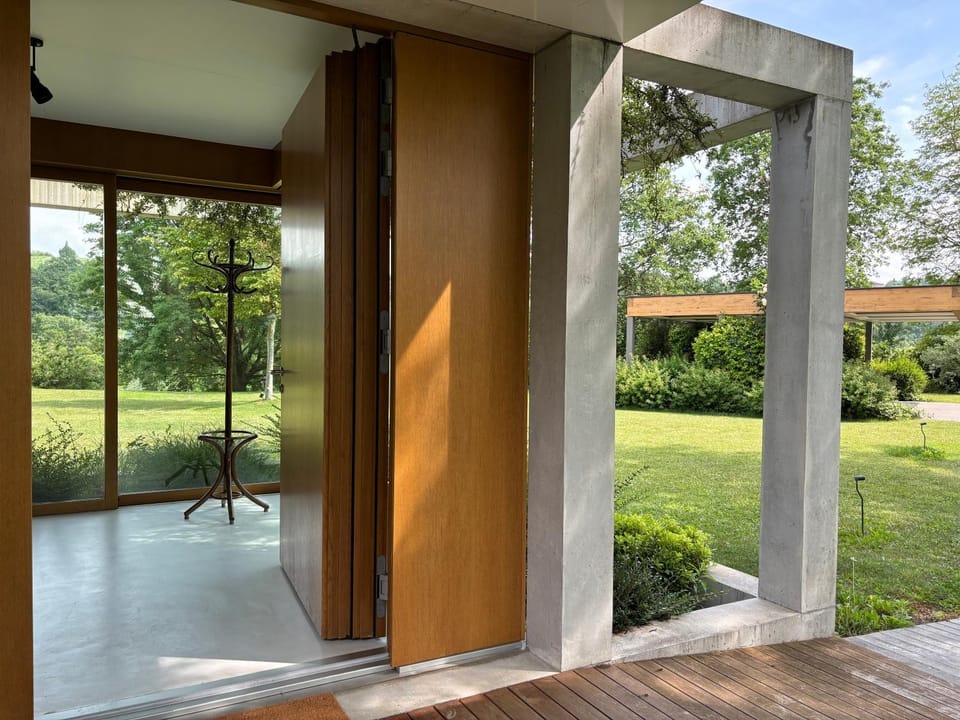 Facade/entrance, Garden view