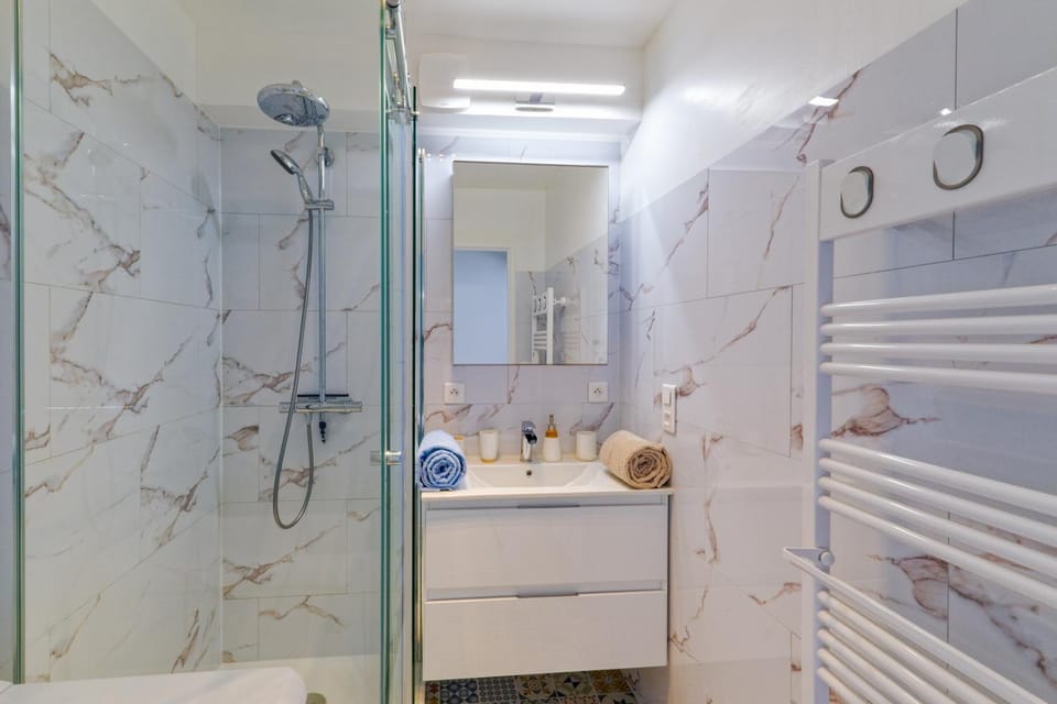 Shower, Bathroom