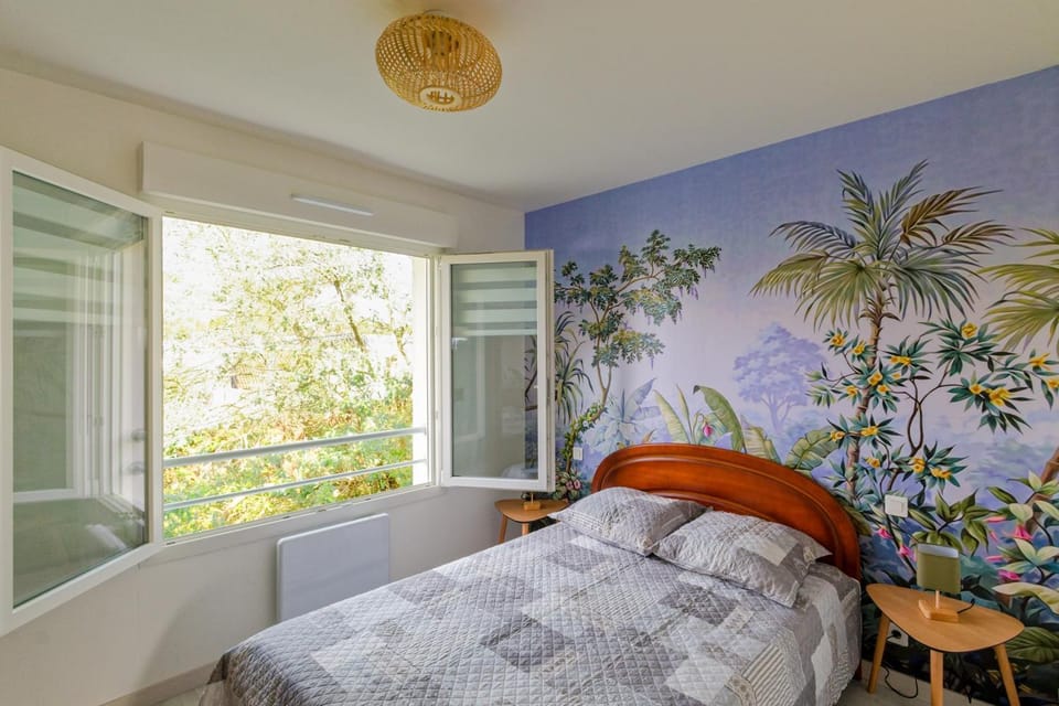 Bed, Bedroom