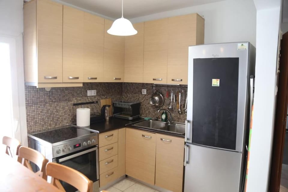 Coffee/tea facilities, Kitchen or kitchenette, oven, stove, toaster