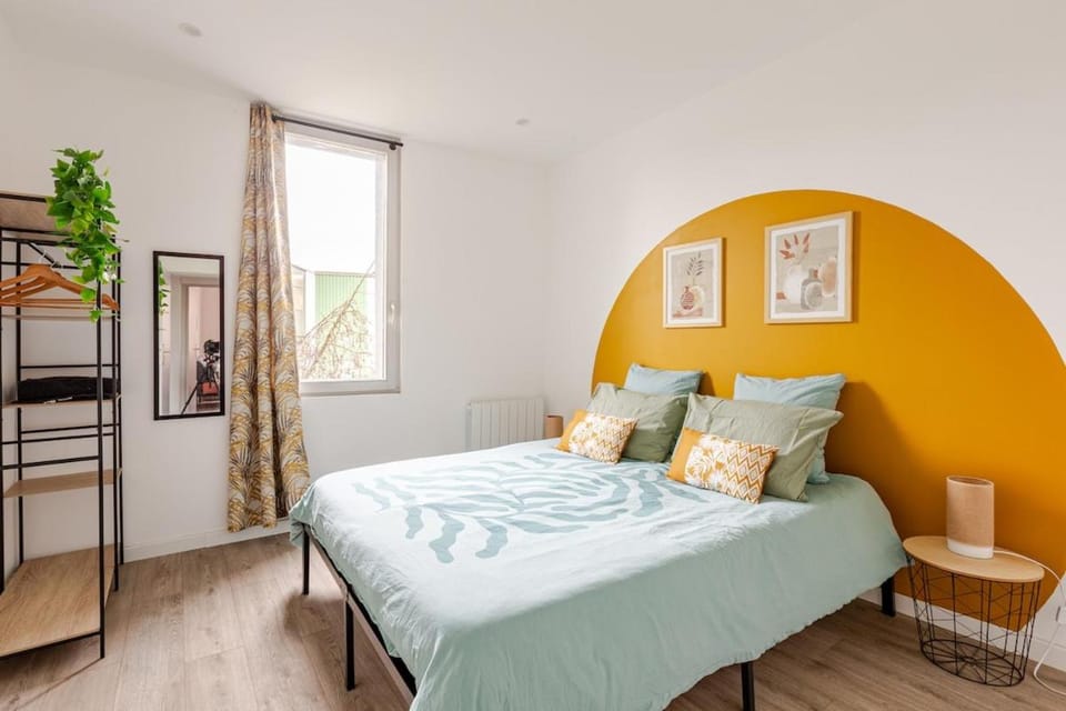 Bed, Photo of the whole room, Bedroom