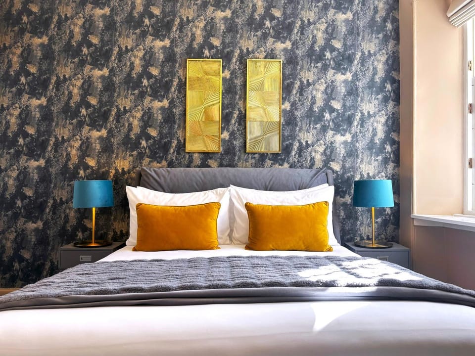 Bedroom, Landmark view