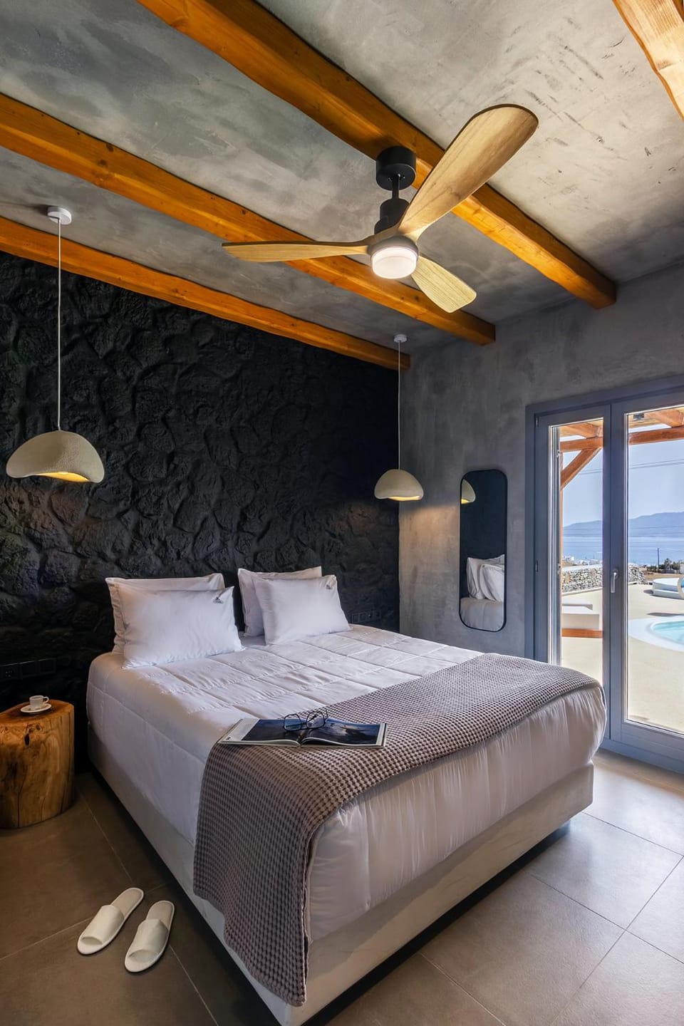 Bed, Natural landscape, Photo of the whole room, Bedroom