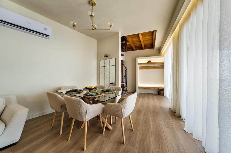 Living room, Photo of the whole room, Dining area, wardrobe, air conditioner