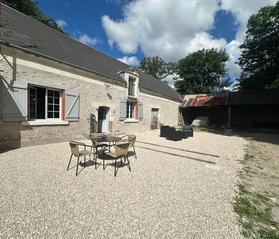 Property building, Garden, Balcony/Terrace, Parking