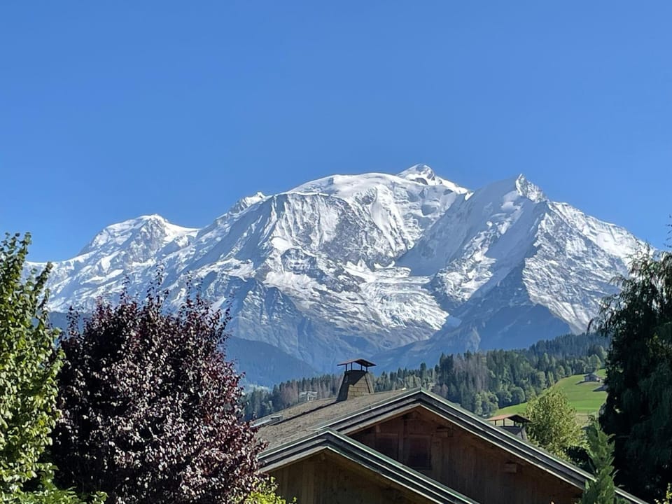 Nearby landmark, Day, Natural landscape, Mountain view