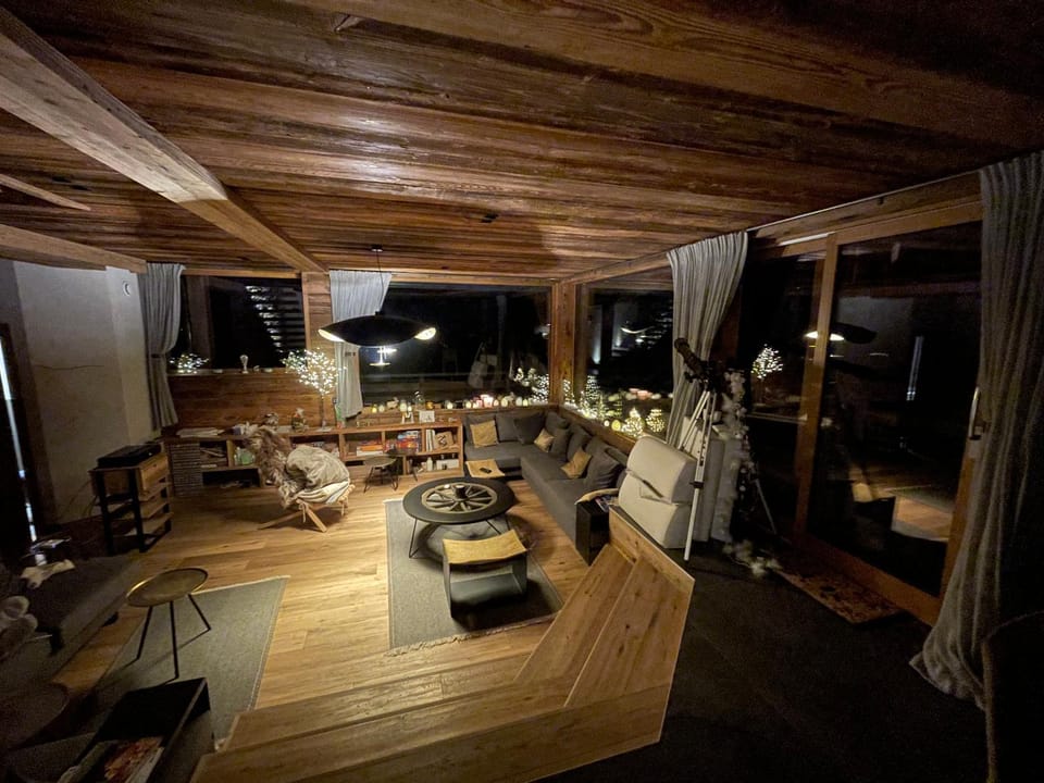 Night, Living room