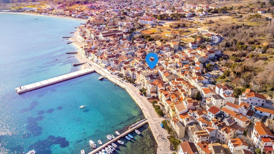Fast direkt am Strand in der Altstadt mit vielen Gassen Apartment in Lika-Senj County