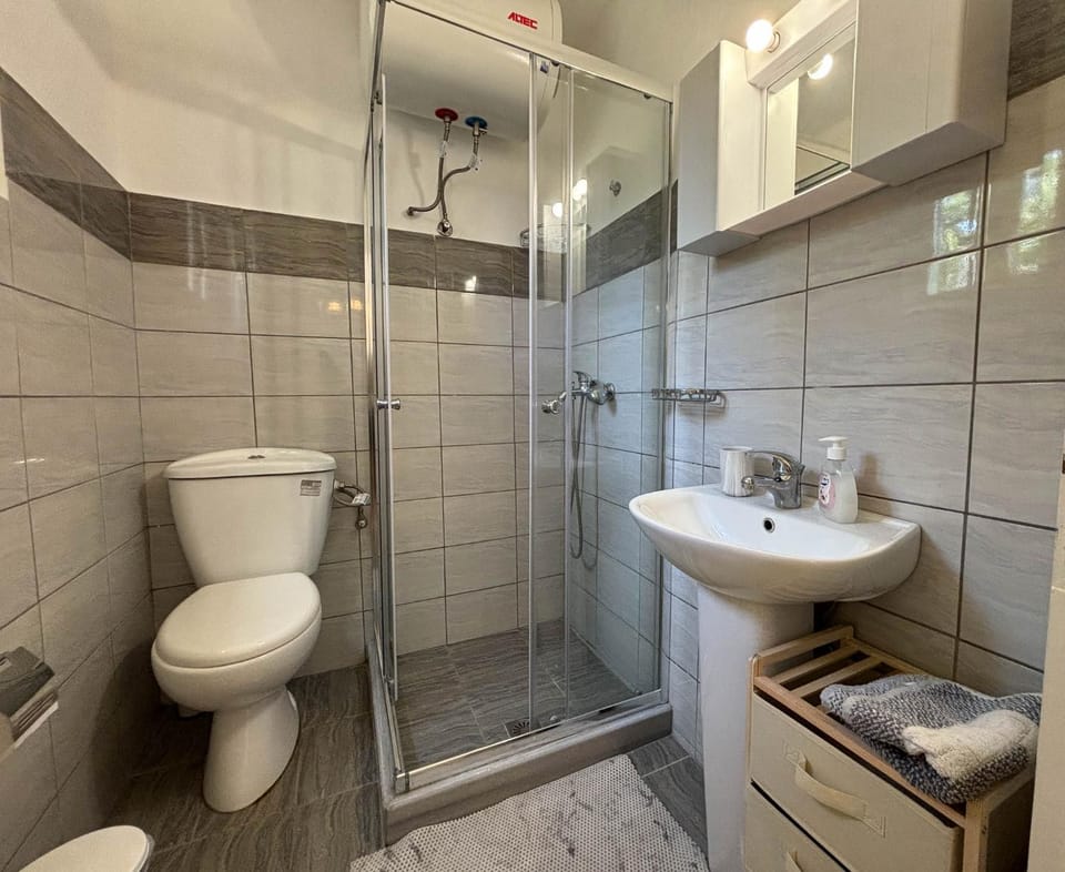 Shower, Bathroom