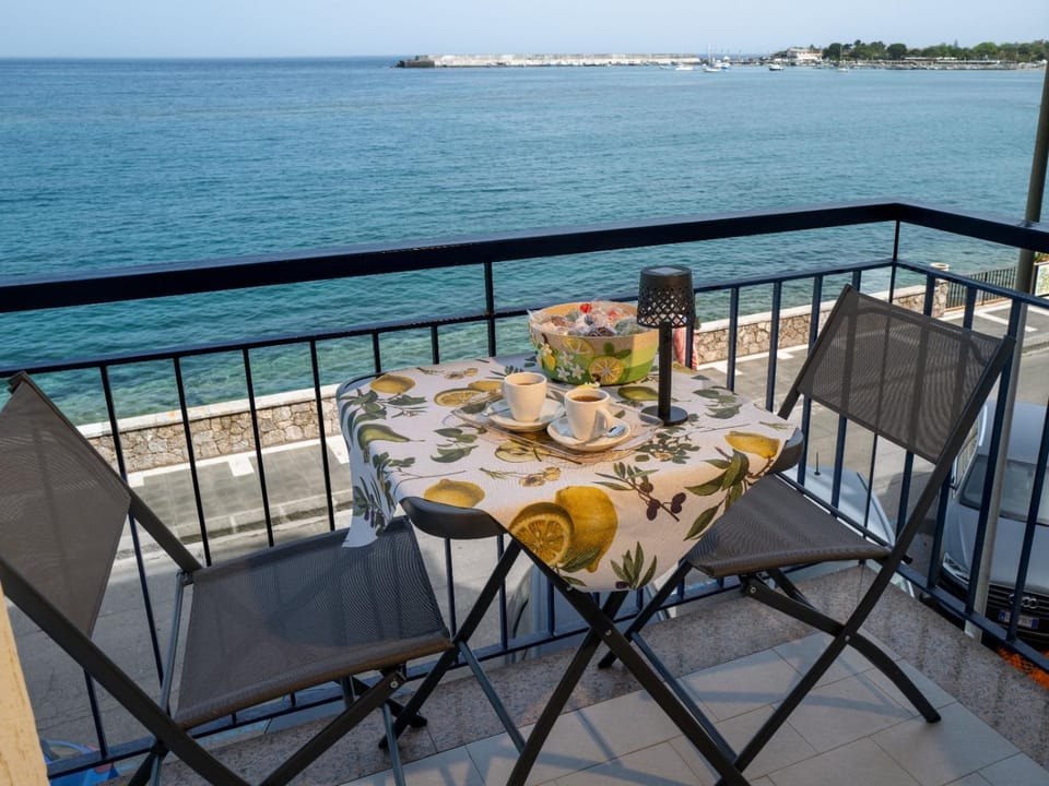 Day, View (from property/room), Balcony/Terrace, Beach, Sea view