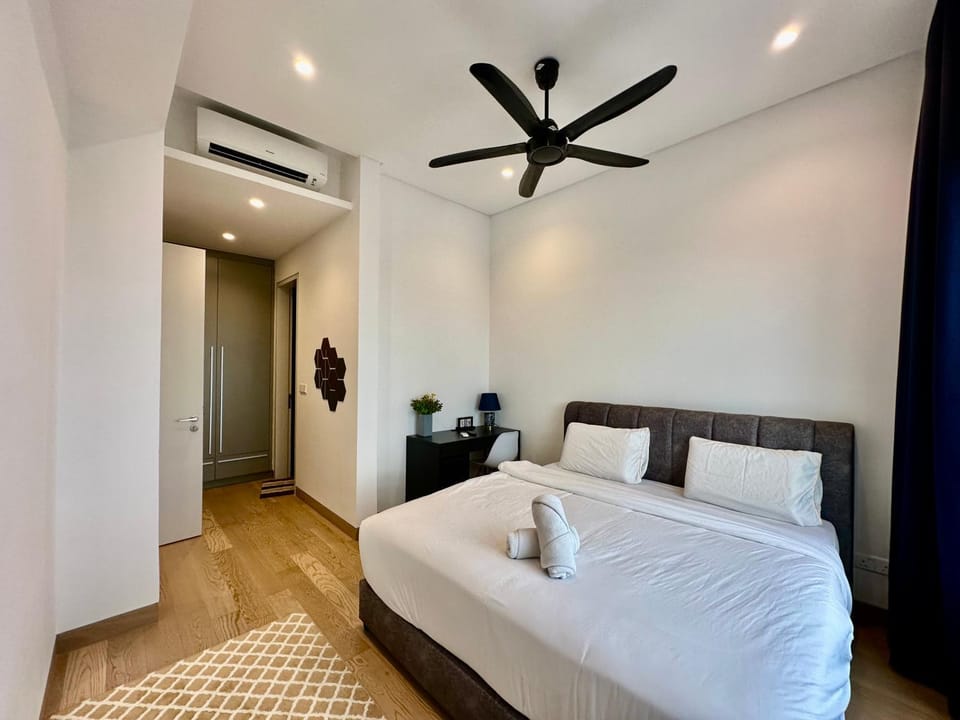 Bed, Photo of the whole room, Bedroom, air conditioner