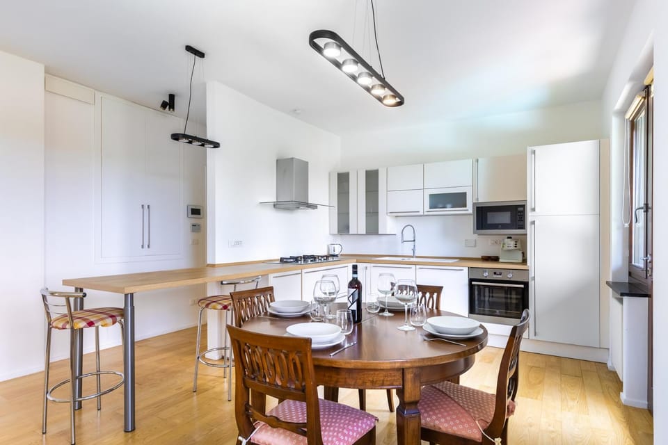 Kitchen or kitchenette, Dining area, dishwasher, oven, stove