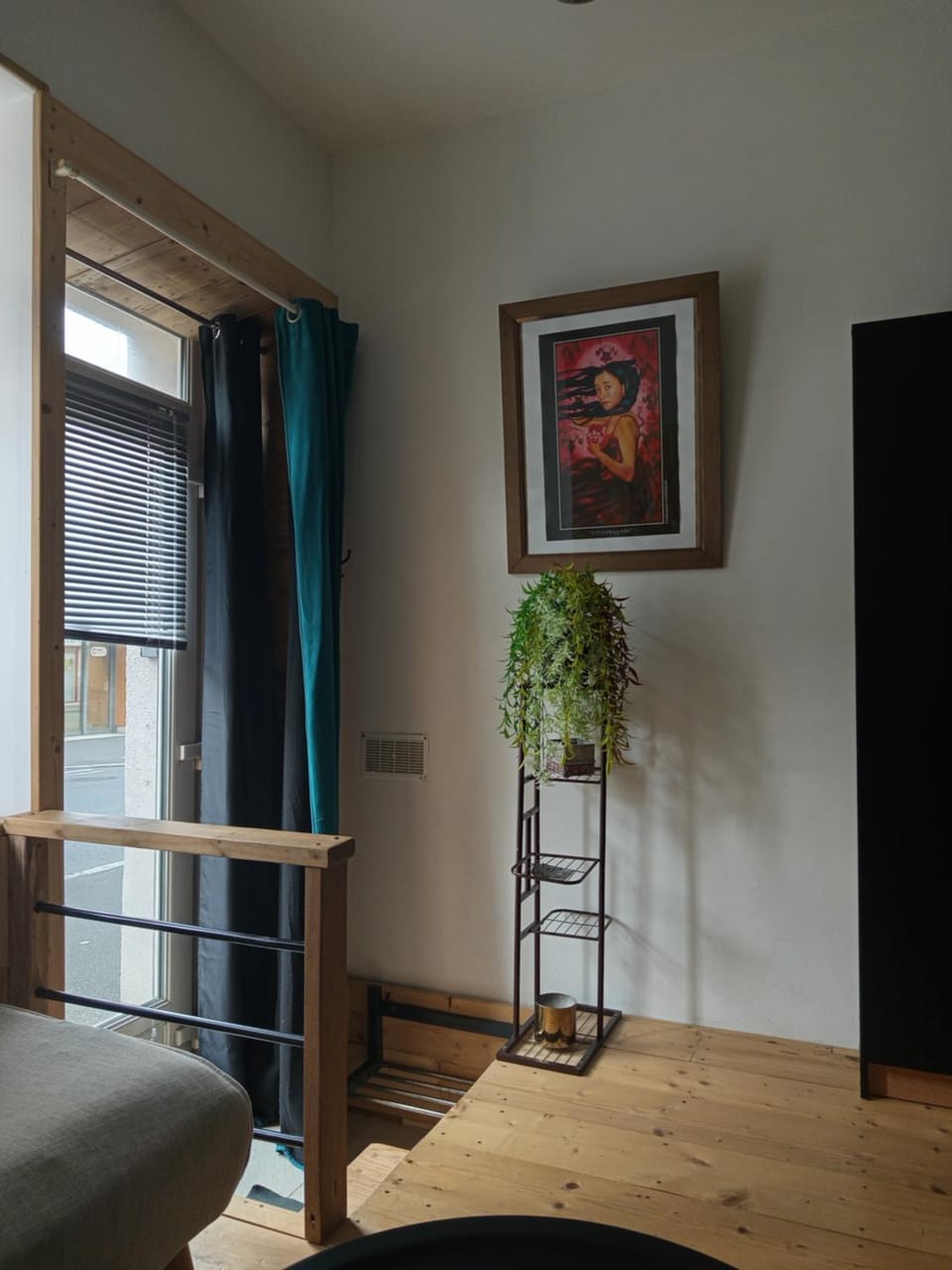 CHARMANT STUDIO à 2 pas de NAVAL GROUP au coeur d une rue commerçante Apartment in Normandy