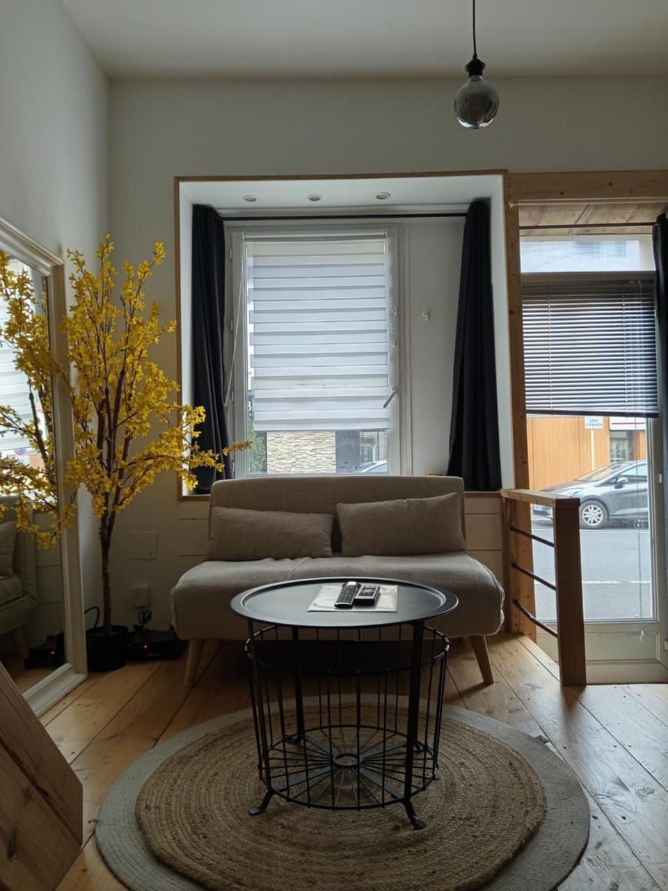 CHARMANT STUDIO à 2 pas de NAVAL GROUP au coeur d une rue commerçante Apartment in Normandy