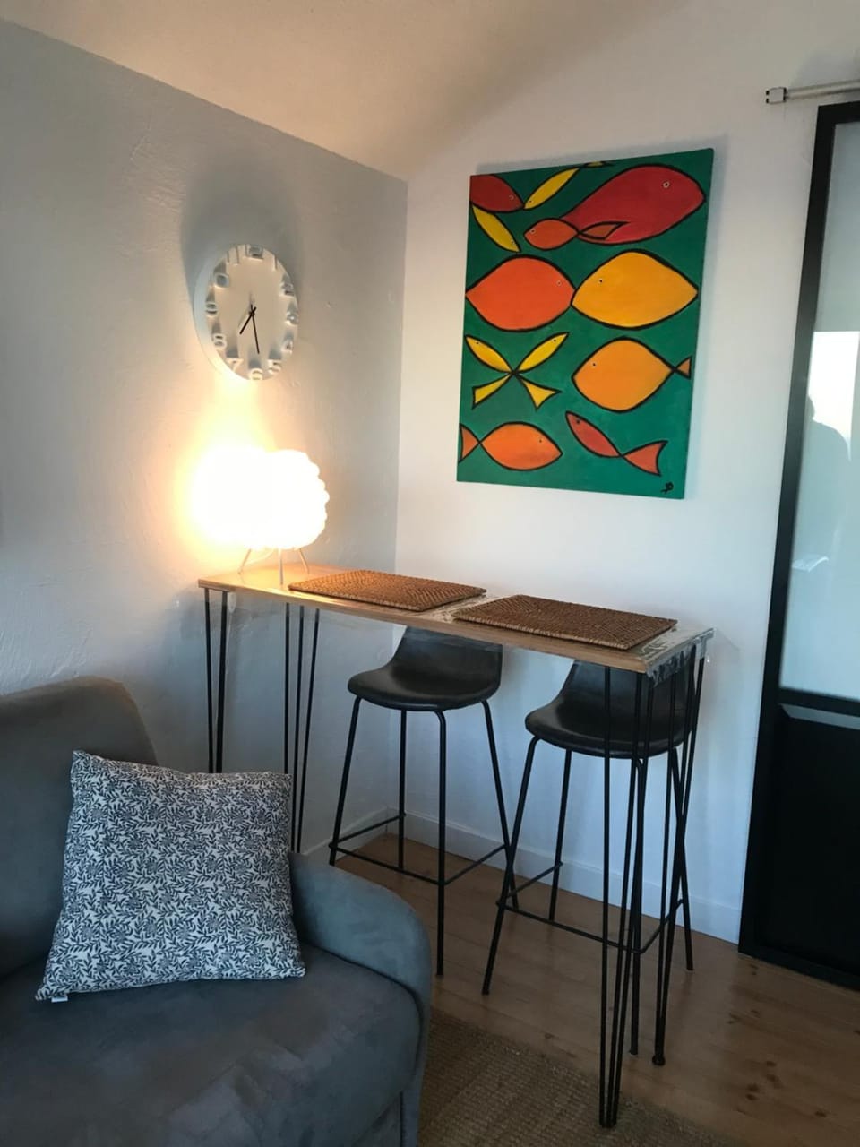 Living room, Decorative detail, Seating area, Dining area