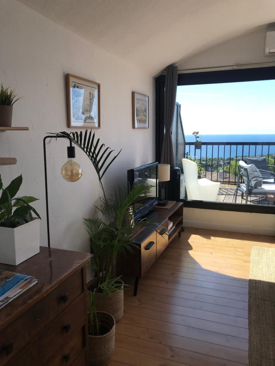 Natural landscape, TV and multimedia, View (from property/room), Balcony/Terrace, Living room, Sea view