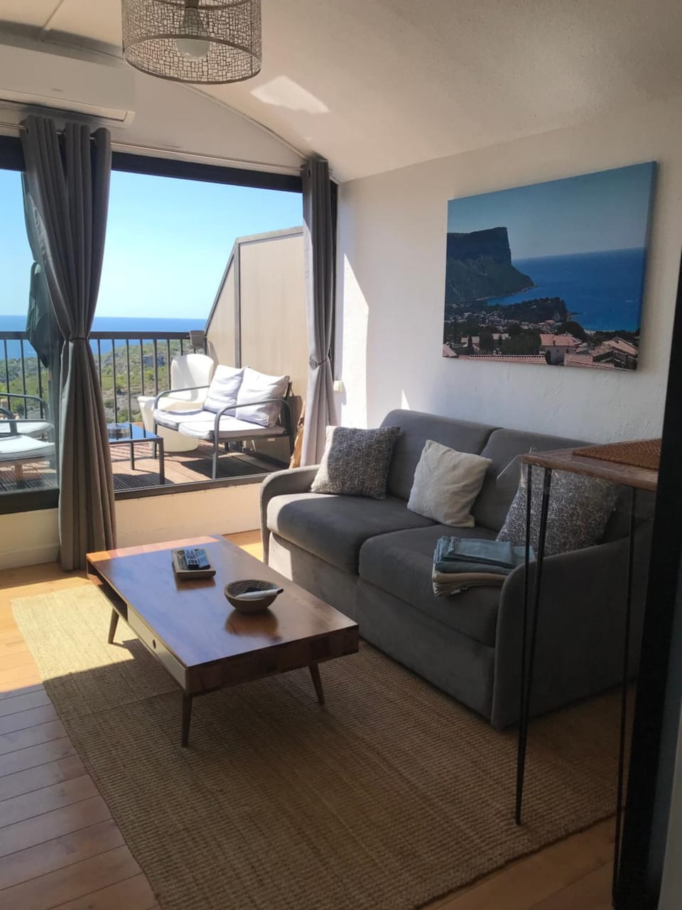View (from property/room), Balcony/Terrace, Living room, Dining area, Sea view