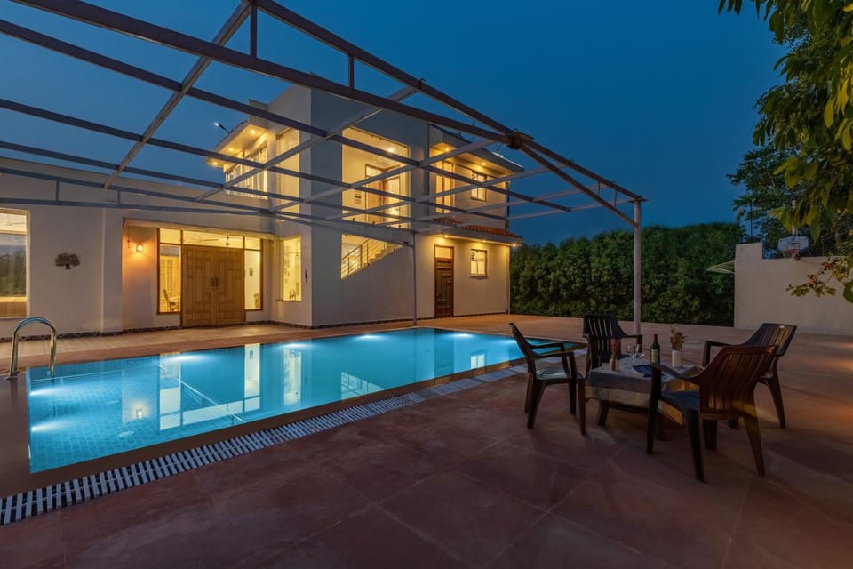 Night, Pool view, Swimming pool, sunbed