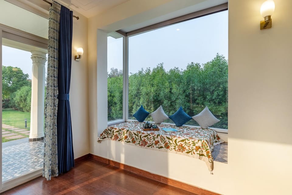 Patio, Spring, Bed, Day, Garden, View (from property/room), Balcony/Terrace, Living room, Photo of the whole room, Seating area, Bedroom, Garden view