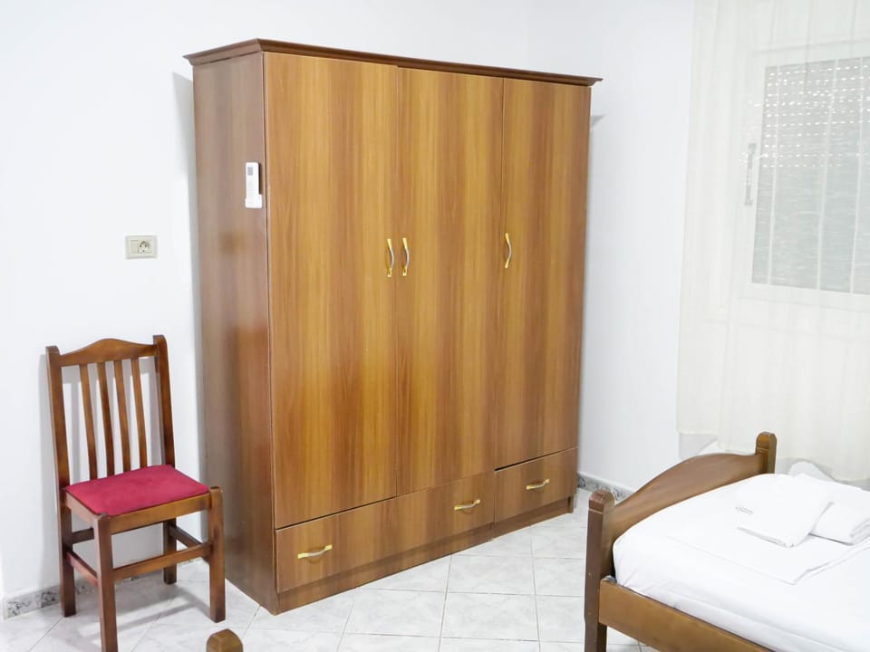 Bedroom, wardrobe