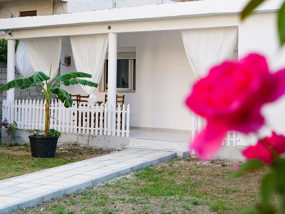 Brielle's House House in Vlorë