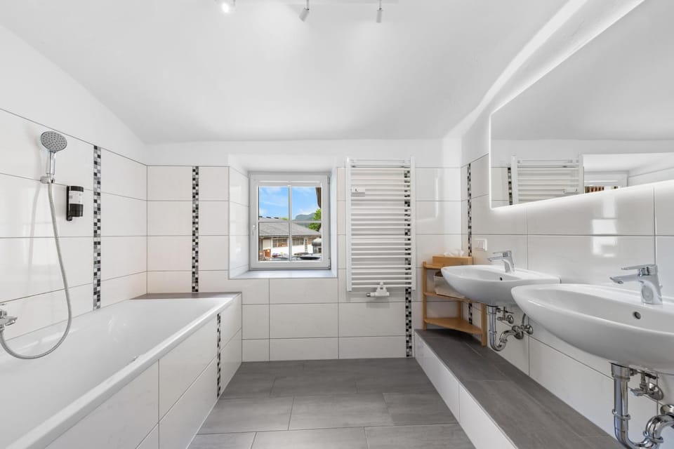 Bathroom, Bath