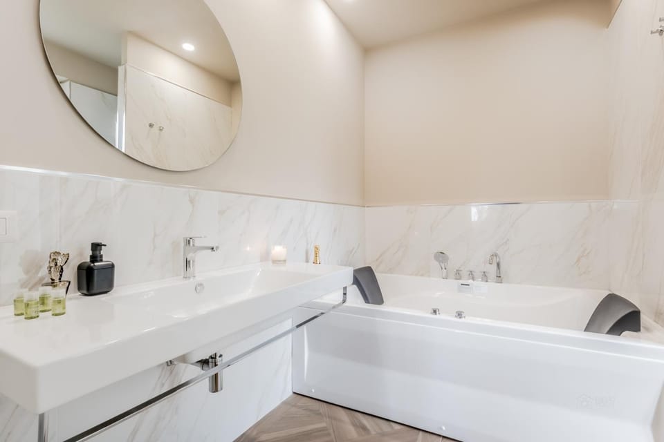 Bathroom, Bath