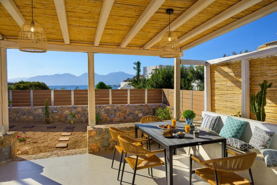 Patio, Day, Natural landscape, View (from property/room), Balcony/Terrace, Seating area, Mountain view