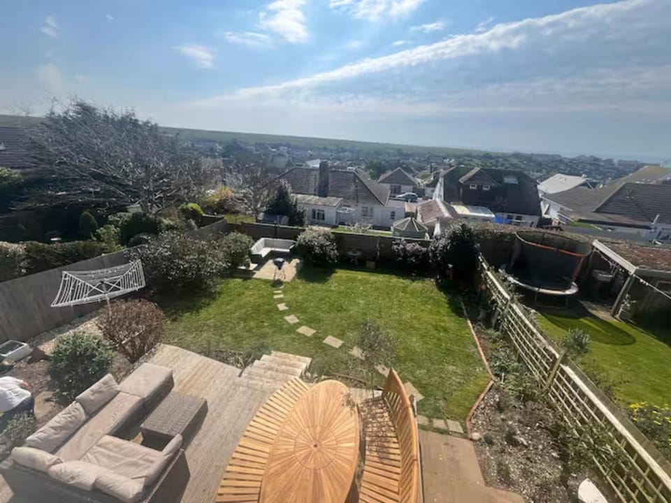 Spacious Saltdean Seaside Home Ample Free Parking - Pass the Keys House in Lewes District