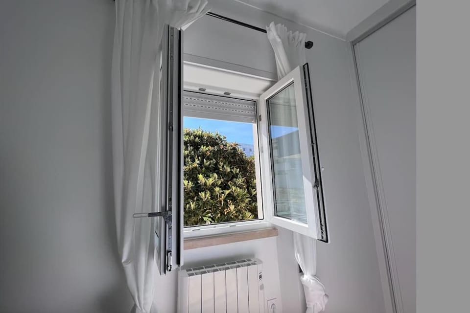 Close to Everything Bright Modern Apartment Apartment in Nazaré