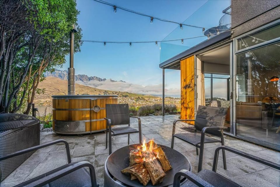QT Sunrise House in Queenstown