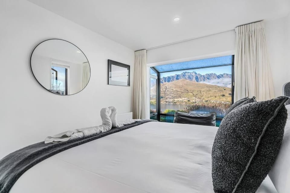 QT Sunrise House in Queenstown